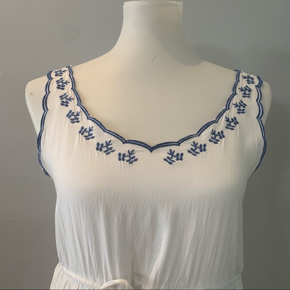 Andree | Embroidered Sundress - Picture 6 of 9